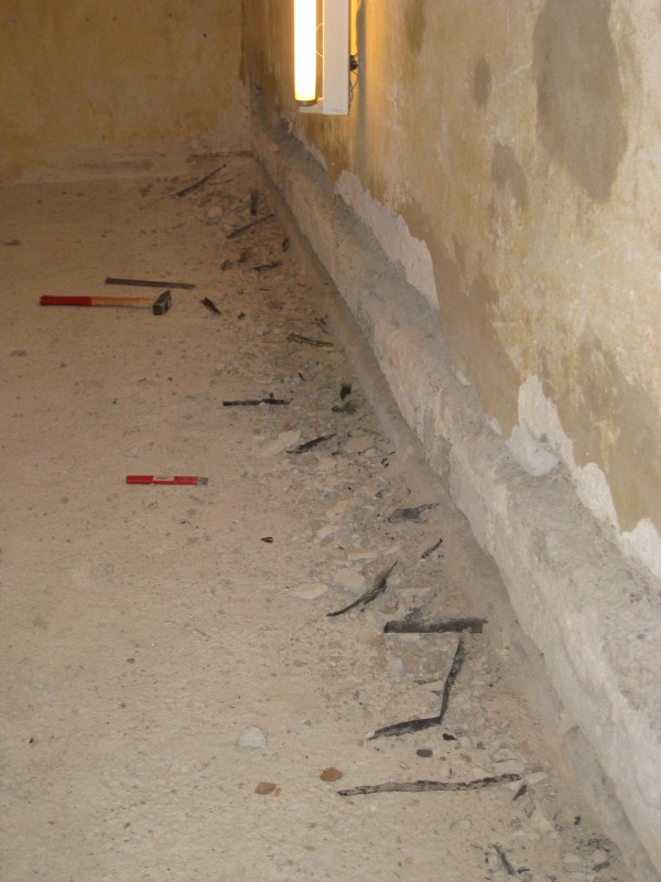 Teerpappe linke Wand