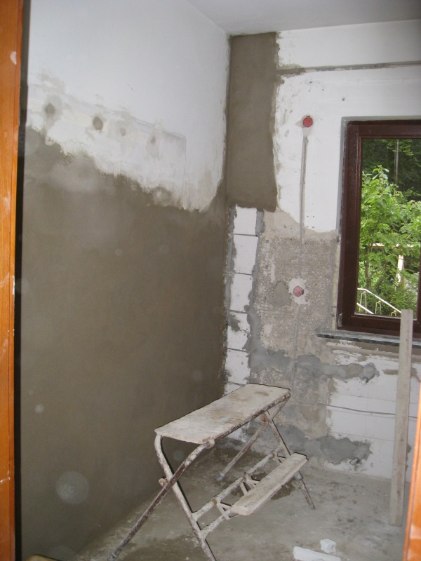 B&uuml;ro halb verputzt