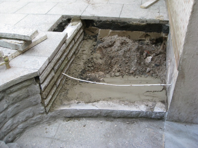 Kabel durch Terrassentreppe