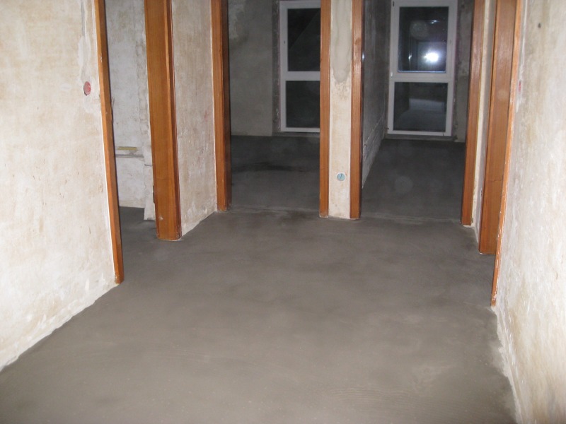 Ausgleichsmasse im Flur oben