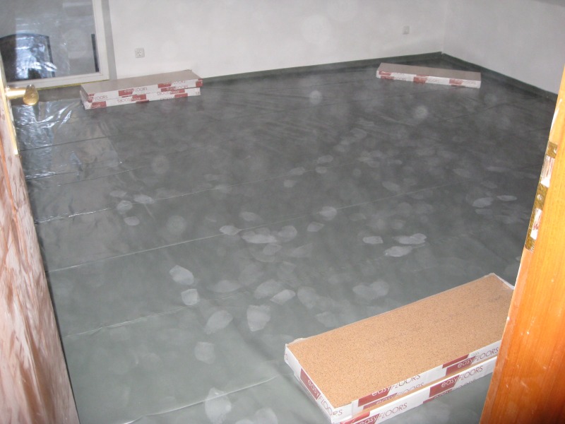 PE-Folie im Westzimmer oben